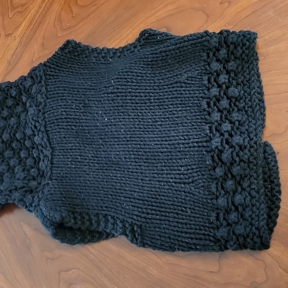 LE CHATEAU knit + fur hooded vest - Picture 7 of 12